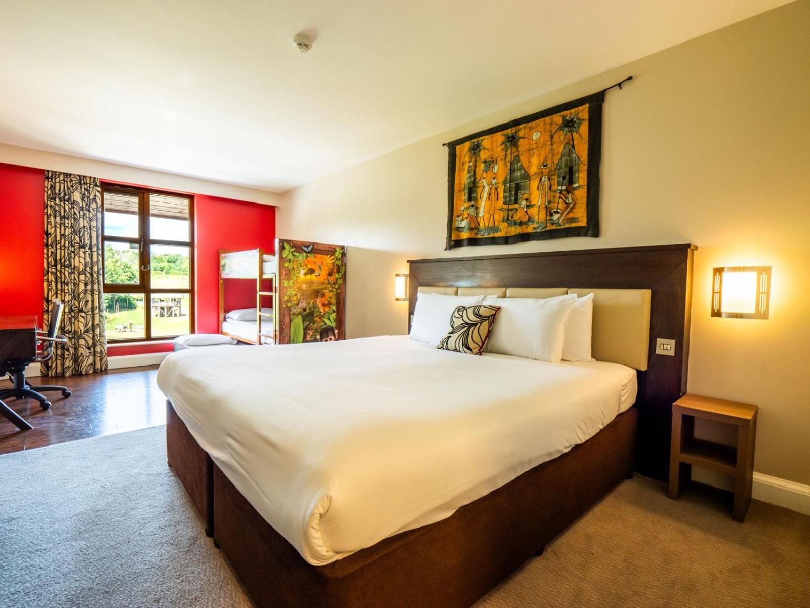 Safari 4* Chessington