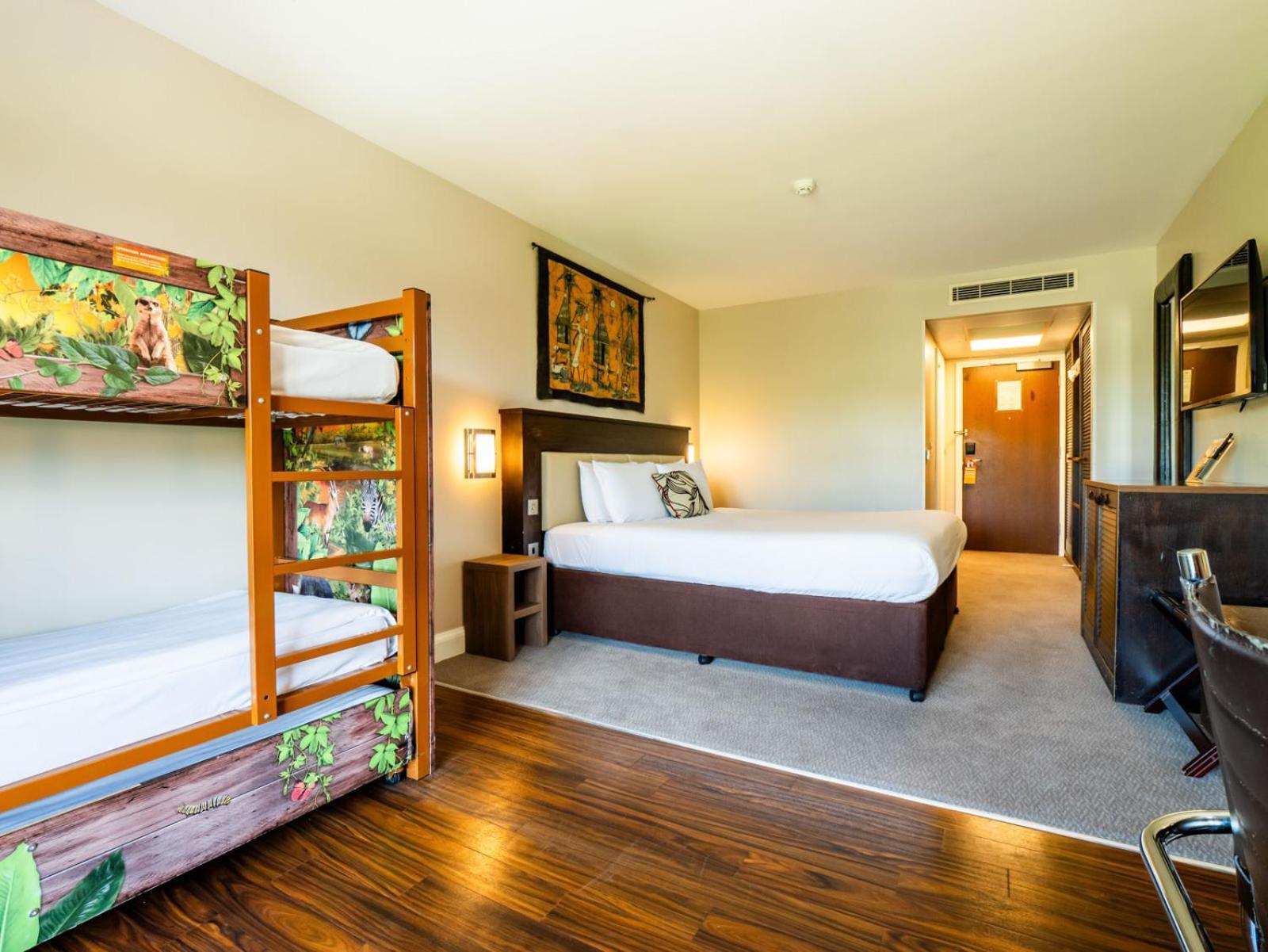 Hotel Safari 4*
